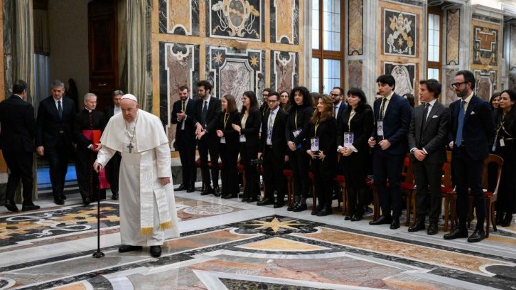 El Papa en la Sala Clementina del Vaticano