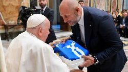 Папа падчас аўдыенцыі з членамі спартыўнага клуба Athletica Vaticana