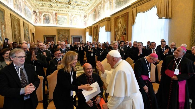 Le Pape a accueilli au Vatican les recteurs, chanceliers et enseignants des universités catholiques partout dans le monde. 