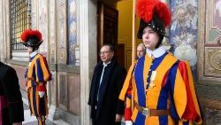 Kolumbijský prezident Gustavo Petro přichází na papežskou audienci