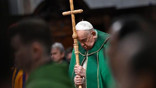 Papež ke knize o modlitbě: Války a krize vytvářejí tíživé ovzduší, a proto se naléhavě modleme
