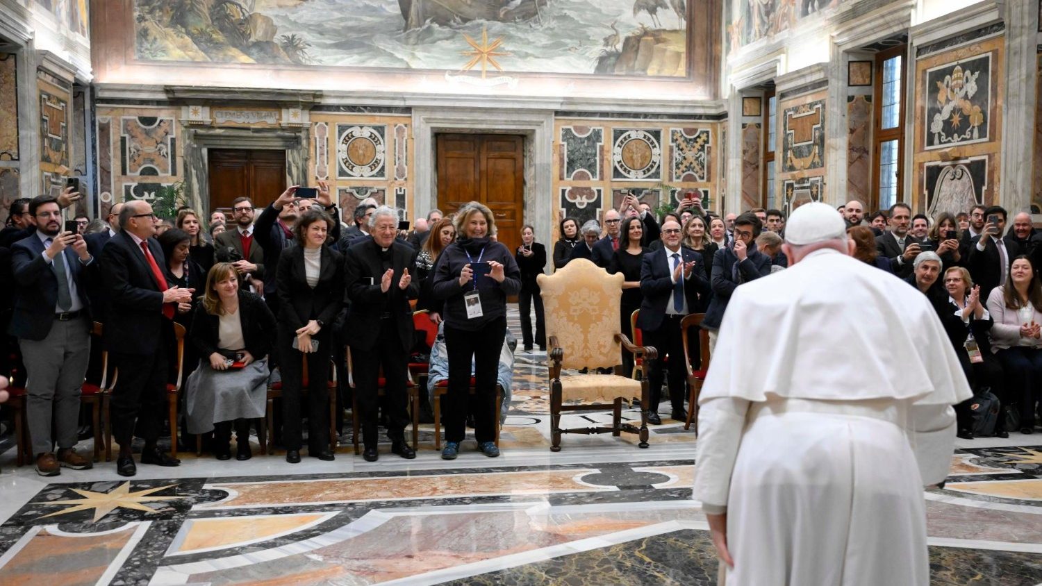 El Papa, con los periodistas acreditados en el Vaticano
