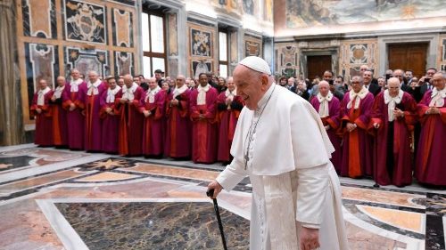 Nullité de mariage: le Pape invite les membres de la Rote romaine au discernement