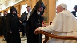 Папа падчас аўдыенцыі з прадстаўнікамі каталіцка-праваслаўнай камісіі