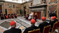 Папа з удзельнікамі пленарнага пасяджэння Дыкастэрыі веравучэння