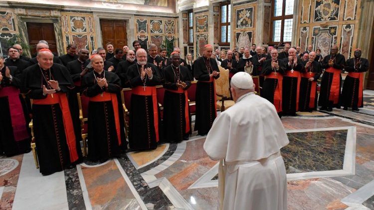 Papa Franjo sa sudonicima plenarnoga zasjedanja Dikasterija za nauk vjere