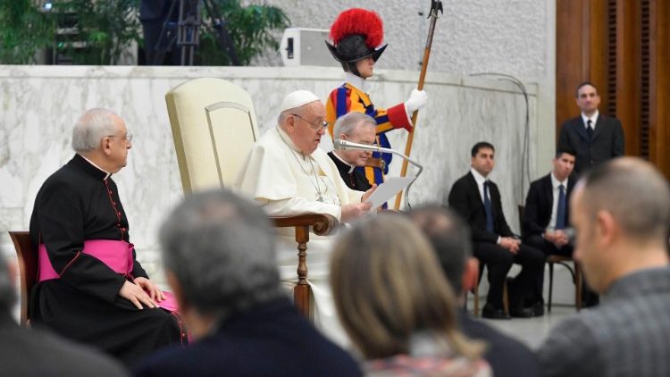 "Bliskost, suosjećanje i nježnost" naglasio je Papa prisutnima u obraćanju