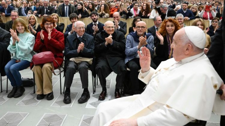 Papst Franziskus bei der Audienz mit Direktoren und Mitarbeitern der Kanäle der italienischen Bischofskonferenz