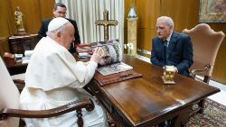Den kendte amerikanske instruktør og filmproducent Martin Scorsese mødte onsdag pave Frans i Aula Paolo V til generalaudiensen. Før generalaudiensen mødtes Scorsese personligt med pave Frans i hans arbejdsværelse. 