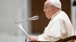 البابا فرنسيس يتحدث في مقابلته العامة مع المؤمنين عن رذيلة الغضب