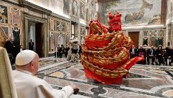 البابا يستقبل أعضاء الفدرالية الوطنية "إيطاليا – الصين" ويشجعهم على أن يكونوا بهلوانات للسلام والأخوة
