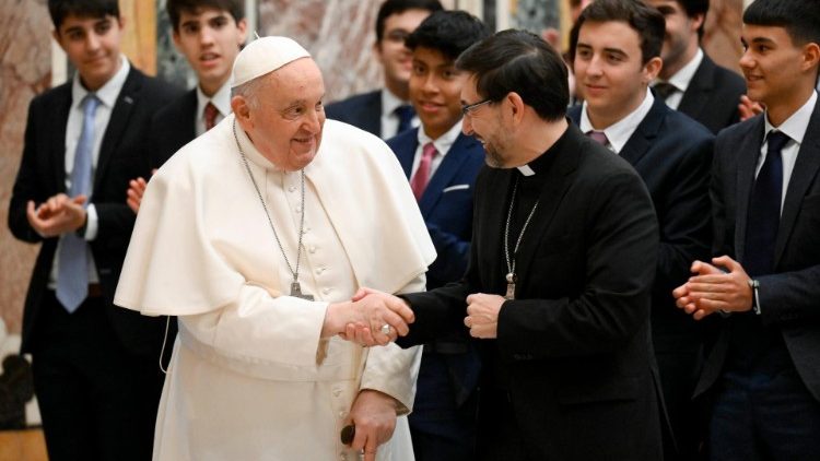 Папа Франциск на встрече с семинаристами из Мадрида (Ватикан, 3 февраля 2024 г.)