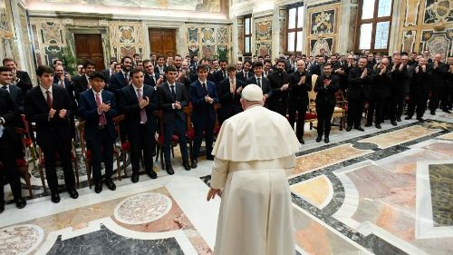 Pour le Pape, l’eucharistie est la pierre angulaire des séminaires 