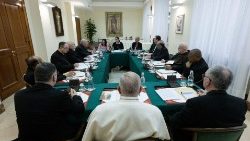 Fotografie z dnešního zasedání Rady kardinálů