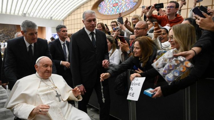 Papa Francisko amefafanua maana ya huzuni na majonzi moyoni.