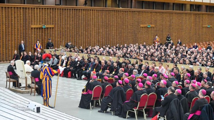 Papa sa sudionicima Međunarodne konferencije o trajnoj formaciji svećenika