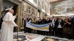 El Papa recibe en la Sala Clementina del Vaticano a los peregrinos argentinos que vienen a la canonización de Mama Antula