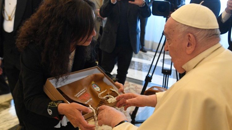 Papa s članovima Papinske akademije za život