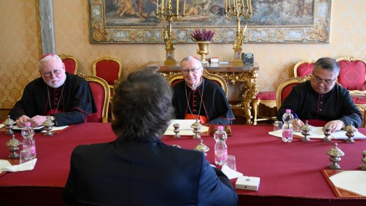 Az argentin elnök a vatikáni államtitkársági vezetőkkel