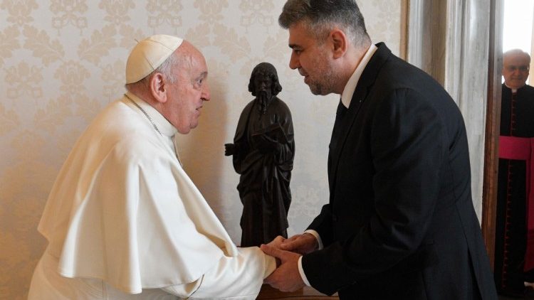 Папа Франциск на встрече с премьер-министром Румынии (Ватикан, 15 февраля 2024 г.)