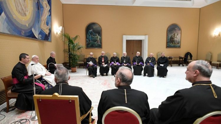 Encuentro del Santo Padre con los miembros del Sínodo de la Iglesia católica armenia. (Vatican Media)