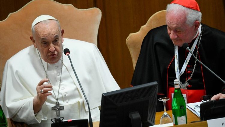 Papa Franjo obraća se sudionicima skupa "Muškarac - žena, slika Božja. Za jednu antropologiju zvanja"