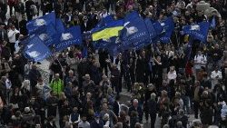 A presença da comunidade na Praça São Pedro no domingo (3), quando o Papa citou os jovens ucranianos durante o Angelus
