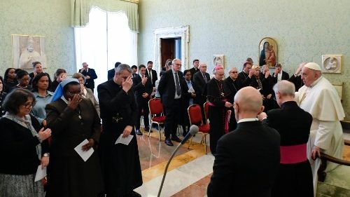 Папа: забота о жертвах насилия требует мужества
