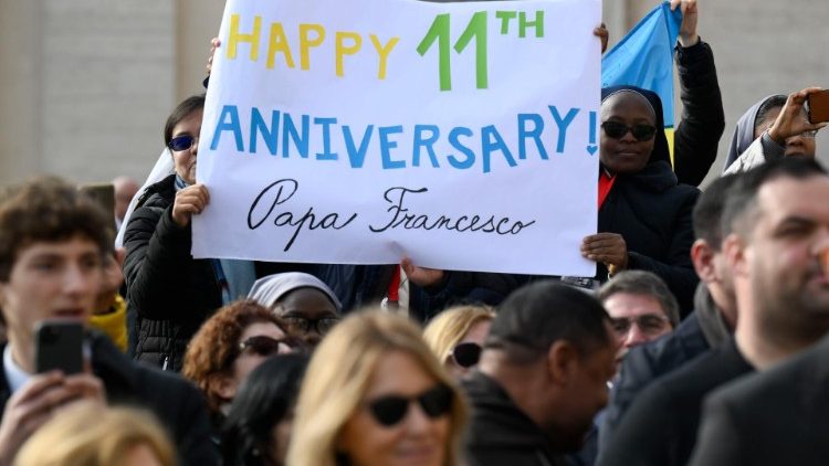 Faithful at 13 March 2024 General Audience remember 11th Anniversary of Pope Francis' election