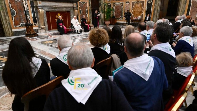 Le Pape François avec les membres de la Fondation Mgr Camillo Faresin