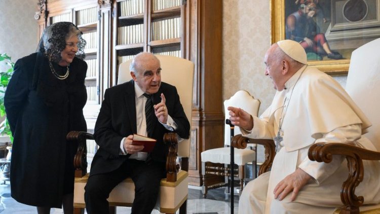 Papa i predsjednik razmijenili su darove