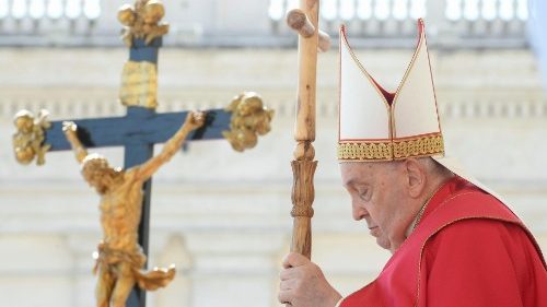 Francisco reza por las víctimas del "cobarde atentado terrorista" en Moscú