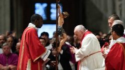 Ferenc pápa Nagypénteken az Urunk szenvedésének ünneplése szertartásán a Szent Péter-bazilikában
