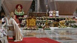 Veillée pascale célébrée par le Pape en la basilique Saint-Pierre de Rome, le 30 mars 2024.