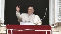 Le Pape François lors de son exhortation avant la prière du Regina Caeli, lundi 1 avril 2024