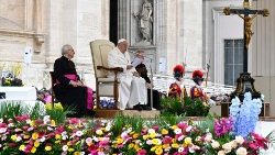 في مقابلته العامة مع المؤمنين البابا فرنسيس يتحدث عن فضيلة العدل