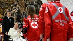 L'incontro del Papa con i volontari della Croce Rossa Italiana