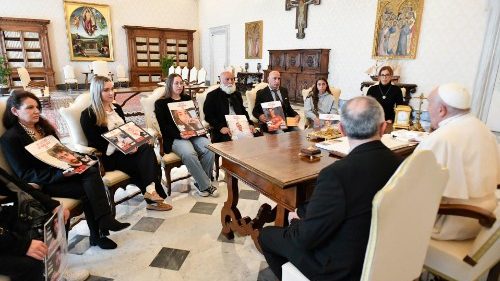 El Papa recibe en el Vaticano a familias de rehenes israelíes