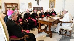 Ferenc pápa a szárd püspökökkel  
