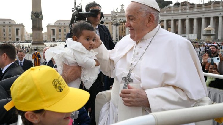 البابا فرنسيس المقابلة العامة مع المؤمنين ١٠ نيسان أبريل ٢٠٢٤