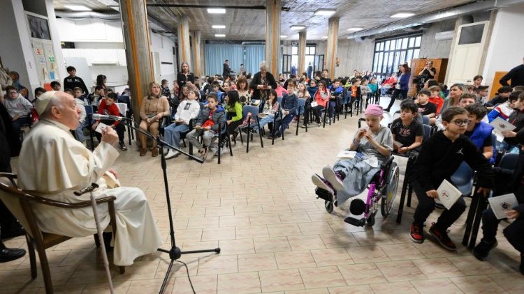 Pope Francis begins 'School of Prayer' encountering children preparing for Holy Communion