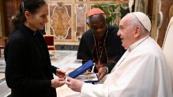 Påven under mötet med den Påvliga Sammhällsvetenskapliga akademin. 