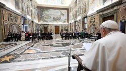 Papa sa sudionicima plenarnog zasjedanja Papinske akademije društvenih znanosti