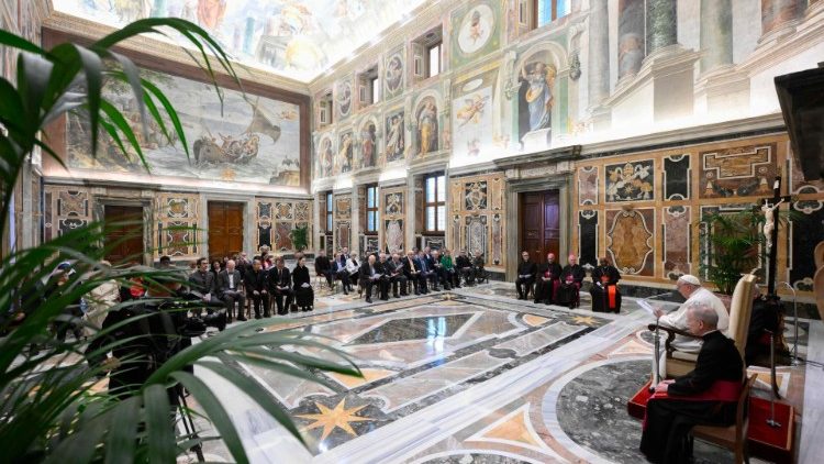 El Papa y los participantes en la Plenaria de la Academia Pontificia de Ciencias Sociales 