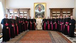 教皇フランシスコとバチカン定期訪問に訪れた日本の司教団　2024年4月12日　バチカン宮殿