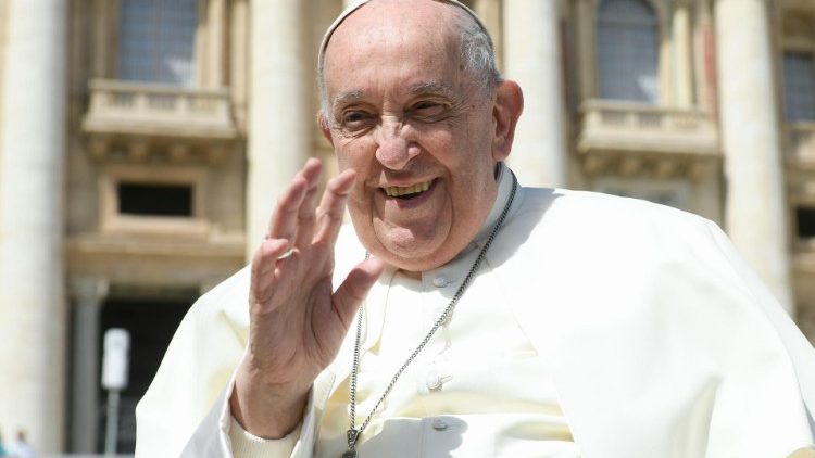 
                    Os parabéns ao Papa na festa de São Jorge
                