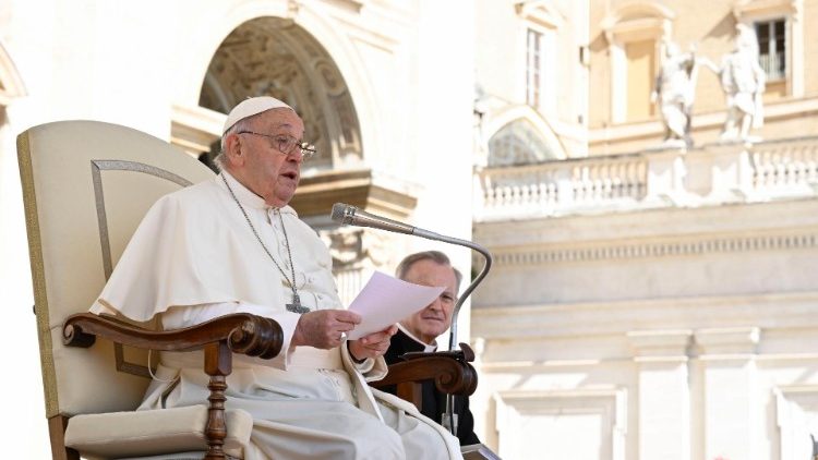 O Papa Francisco na Audiência Geral desta quarta-feira, 17 de abril