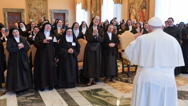 Pope Francis welcomes Discalced Carmelites in the Vatican]