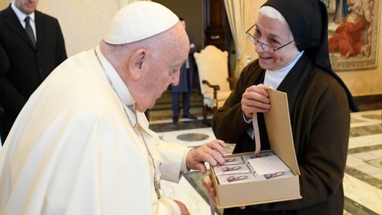 Pope Francis greets Discalced Carmelites in the Vatican