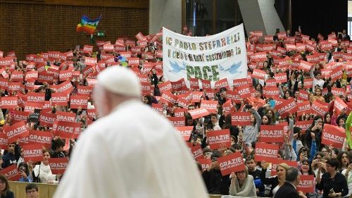 Pope Francis meets with students of the Network for Schools of Peace